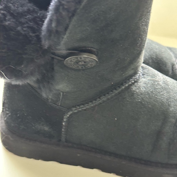 UGG black Bailey Button pull on boot.  size 10.  Boxed - Picture 7 of 14